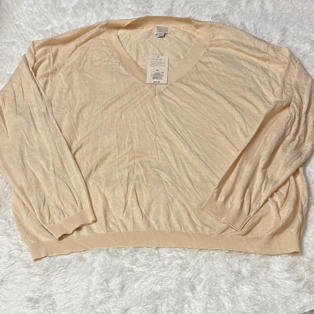 NWT Light Flaws A New Day Light Cream V-Neck Long Sleeve Sweater XL